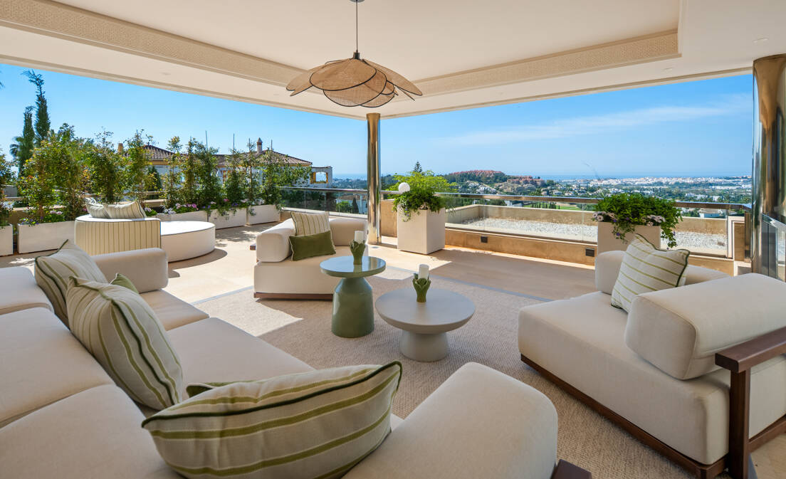Luxury Duplex Penthouse with Panoramic Sea, Golf & Mountain Views in Nueva Andalucia