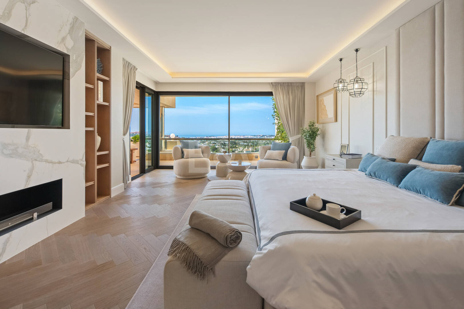 Lujoso ático dúplex con vistas panorámicas al mar y al golf en Nueva Andalucía