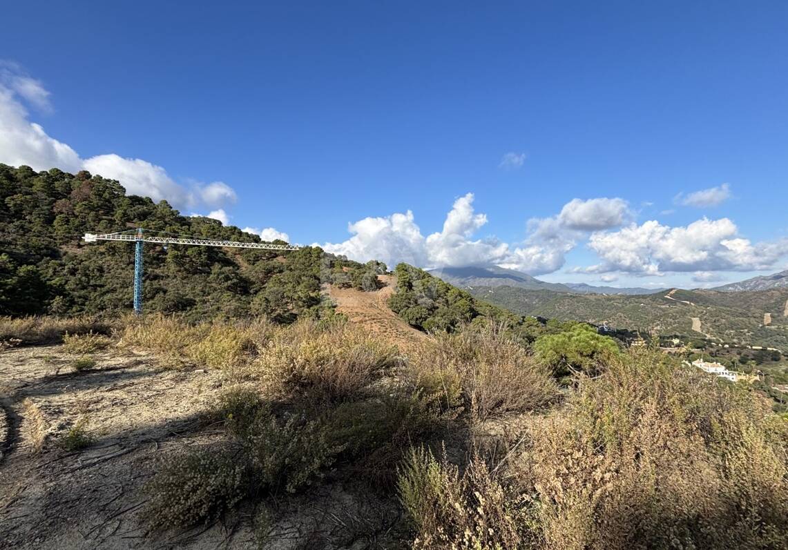 Parcela excepcional con proyecto y vistas panorámicas al mar
