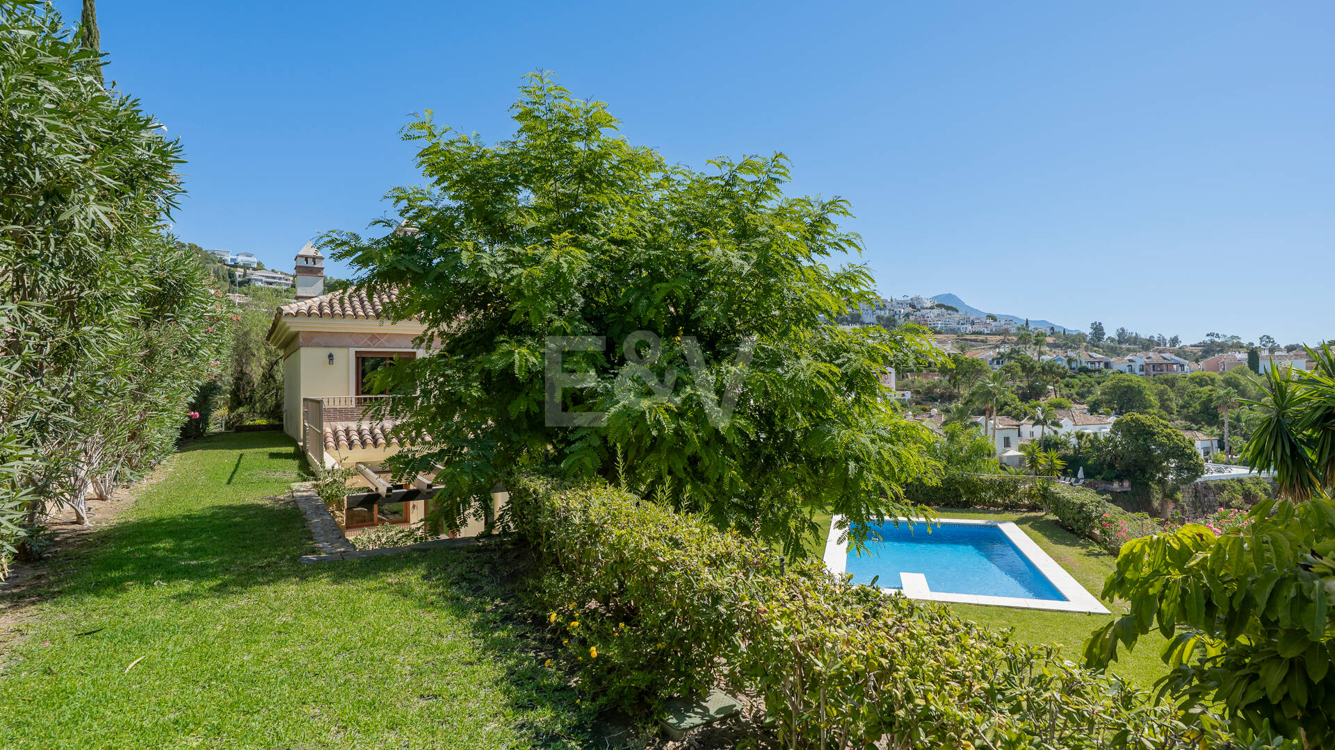 Villa with Panoramic Views and Resort-Style Living in Prestigious Los Arqueros