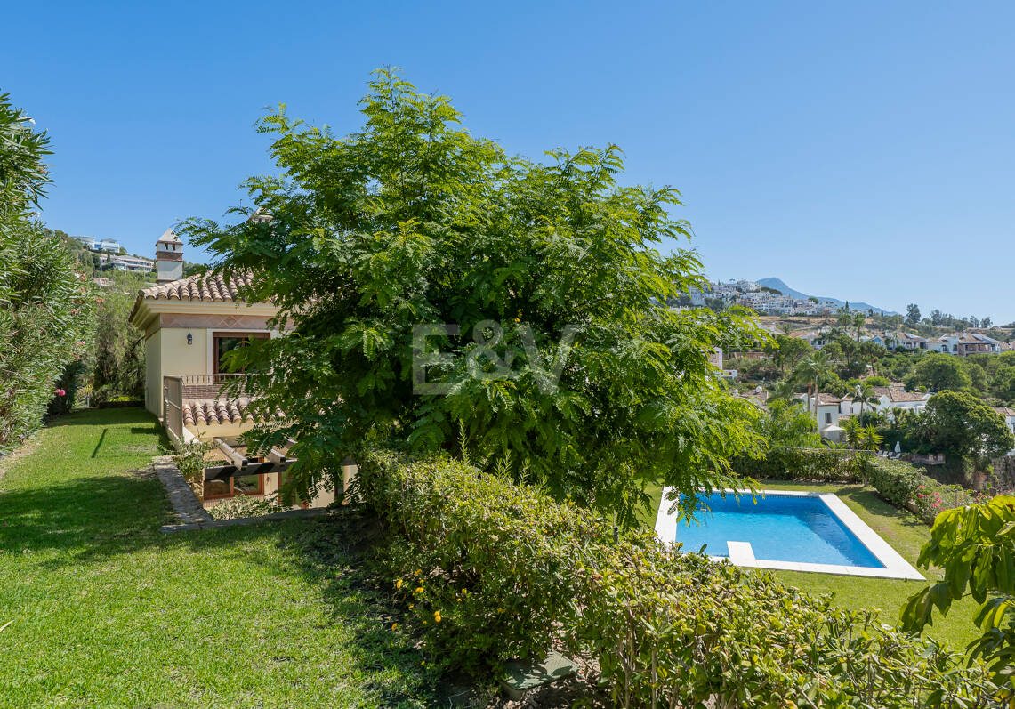 Villa with Panoramic Views and Resort-Style Living in Prestigious Los Arqueros