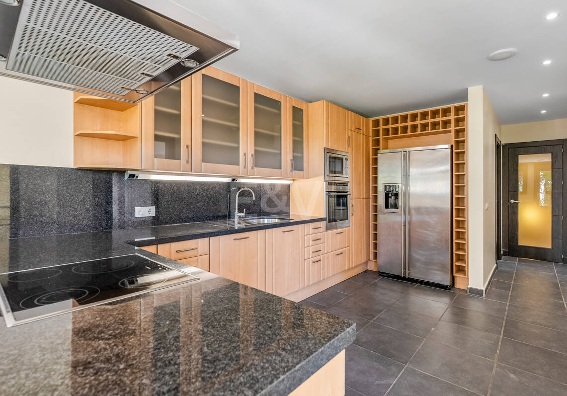Villa with Panoramic Views and Resort-Style Living in Prestigious Los Arqueros