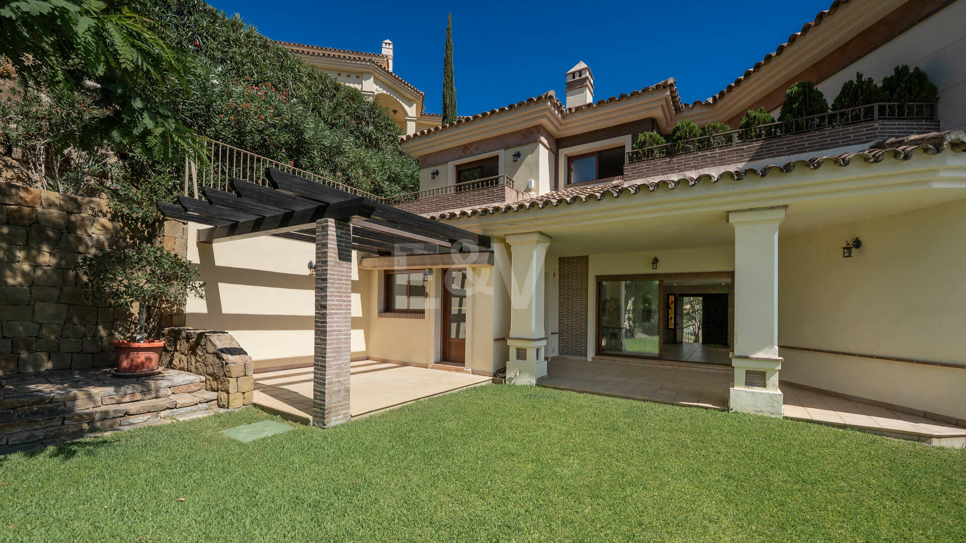 Villa with Panoramic Views and Resort-Style Living in Prestigious Los Arqueros