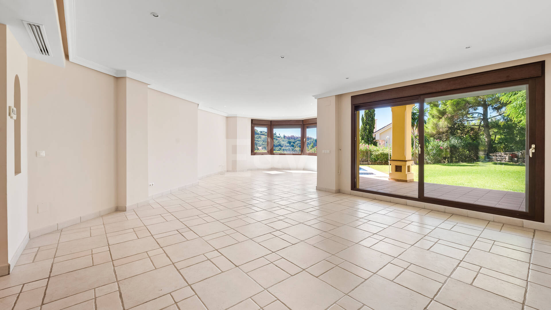 Villa with Panoramic Views and Resort-Style Living in Prestigious Los Arqueros