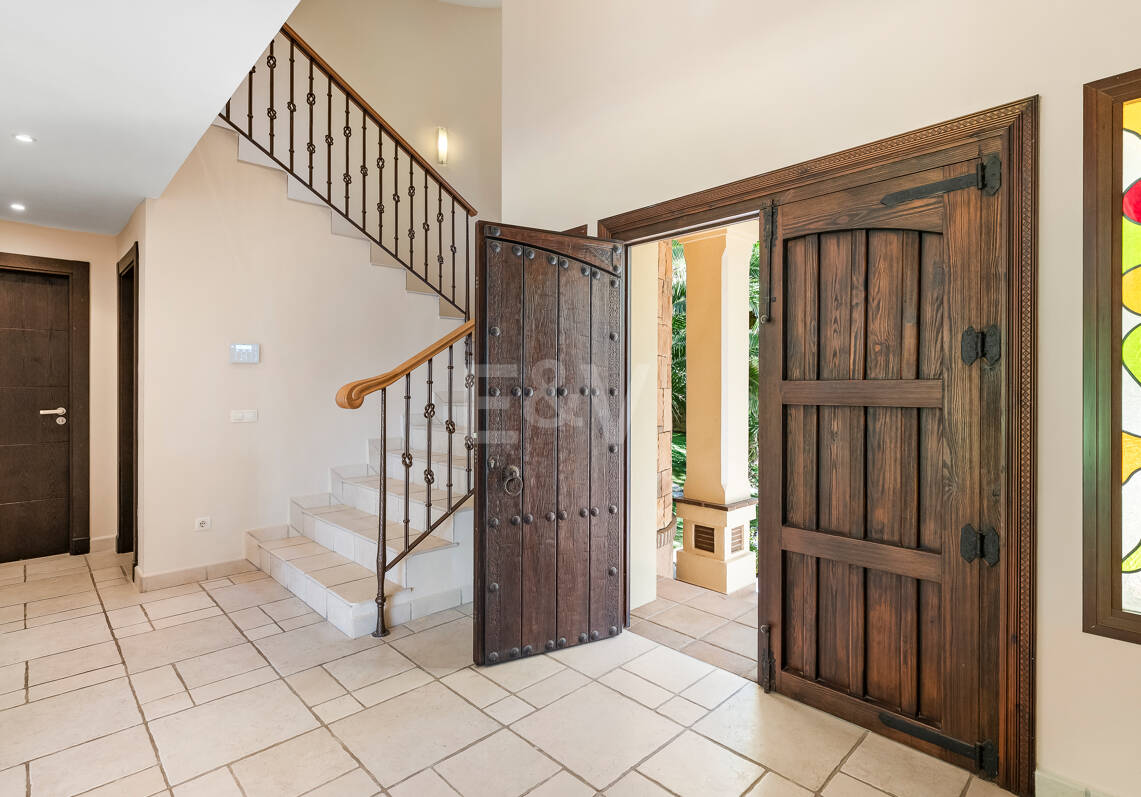 Villa with Panoramic Views and Resort-Style Living in Prestigious Los Arqueros