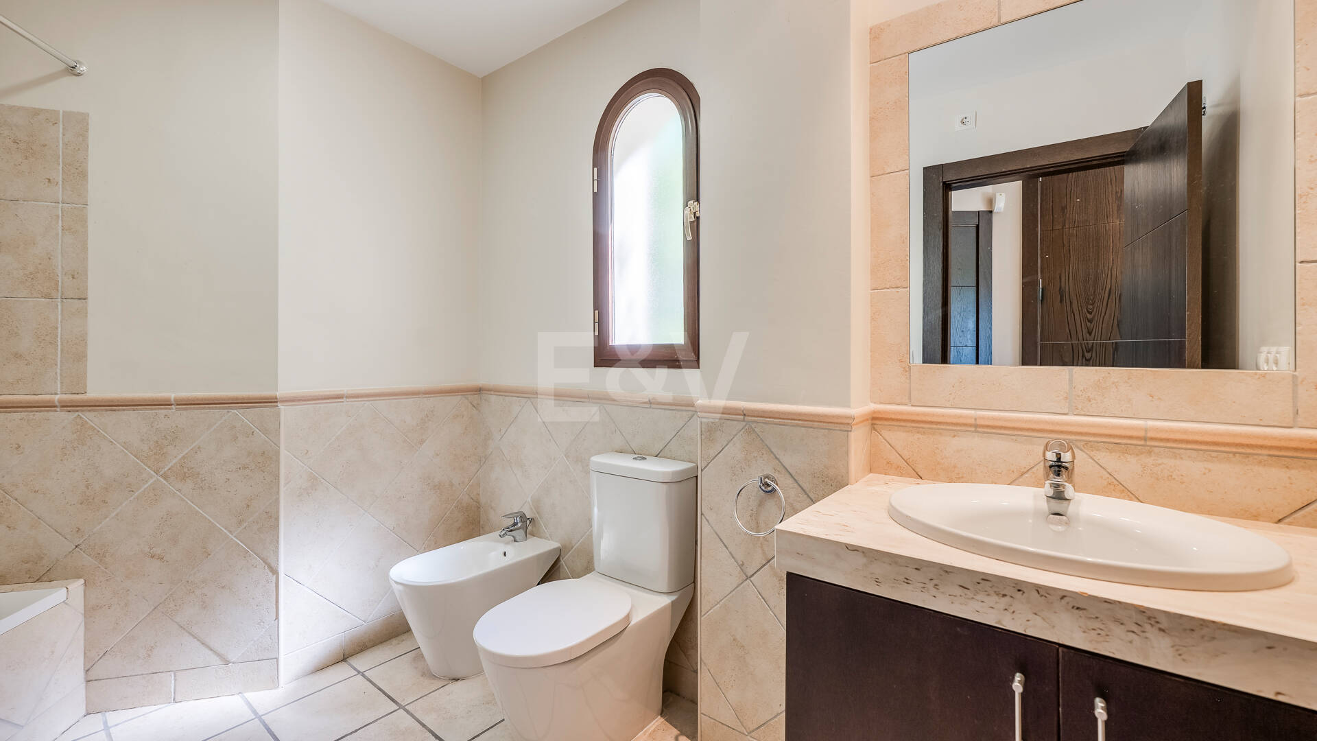 Villa with Panoramic Views and Resort-Style Living in Prestigious Los Arqueros