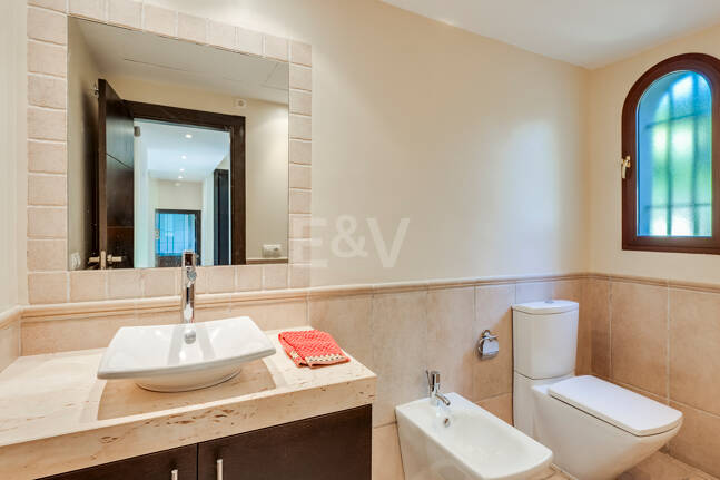 Villa with Panoramic Views and Resort-Style Living in Prestigious Los Arqueros