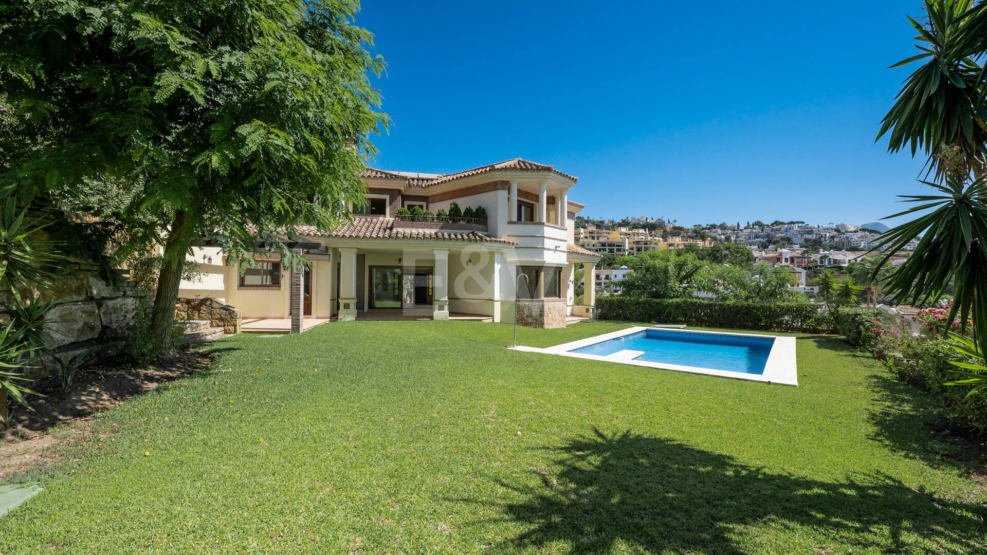 Villa with Panoramic Views and Resort-Style Living in Prestigious Los Arqueros