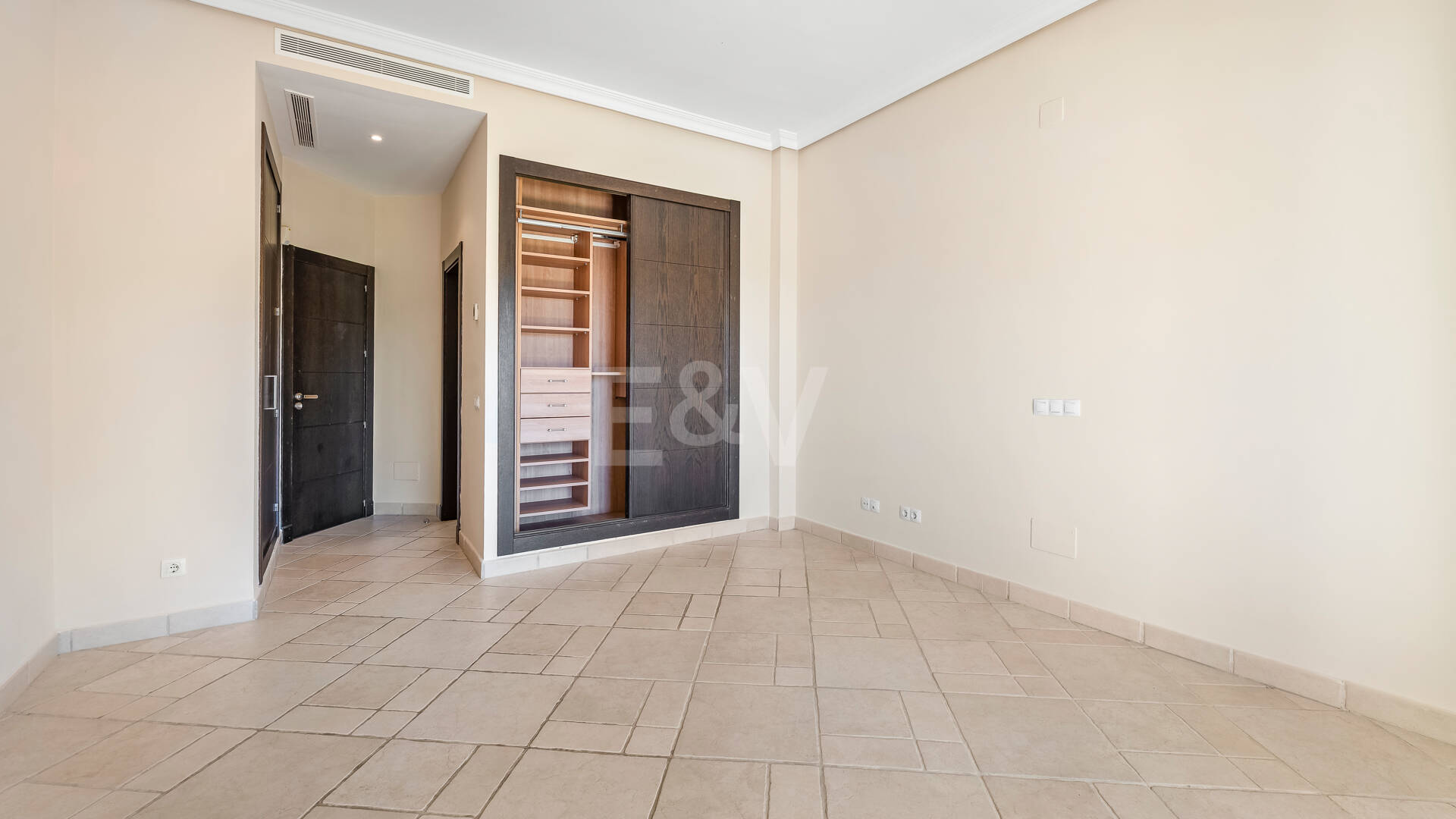 Villa with Panoramic Views and Resort-Style Living in Prestigious Los Arqueros