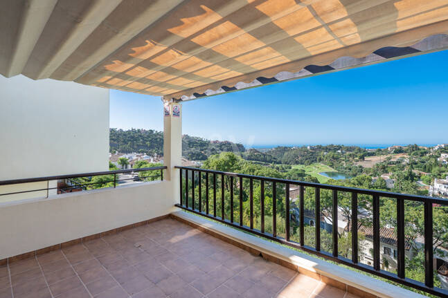 Spacious Duplex Penthouse with Panoramic Views in Los Arqueros