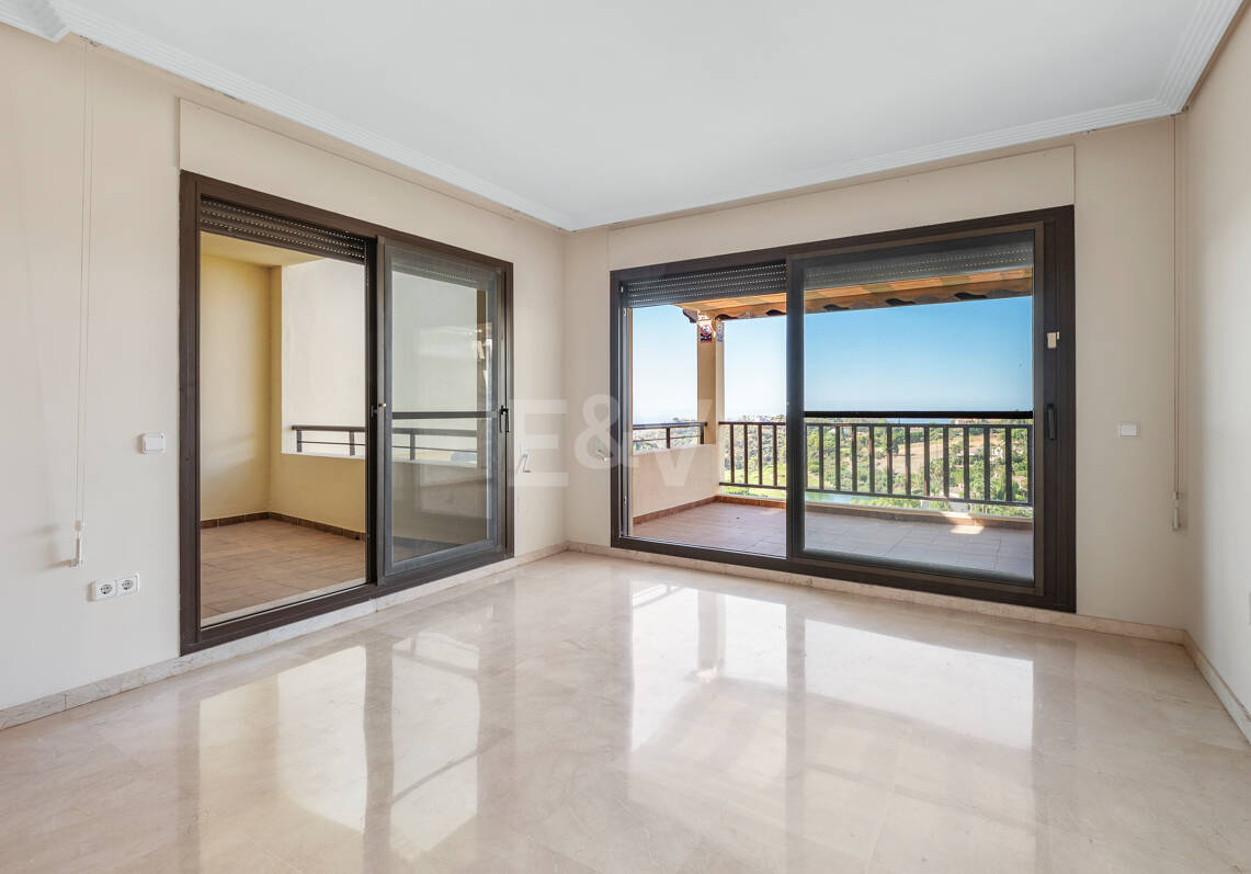 Spacious Duplex Penthouse with Panoramic Views in Los Arqueros