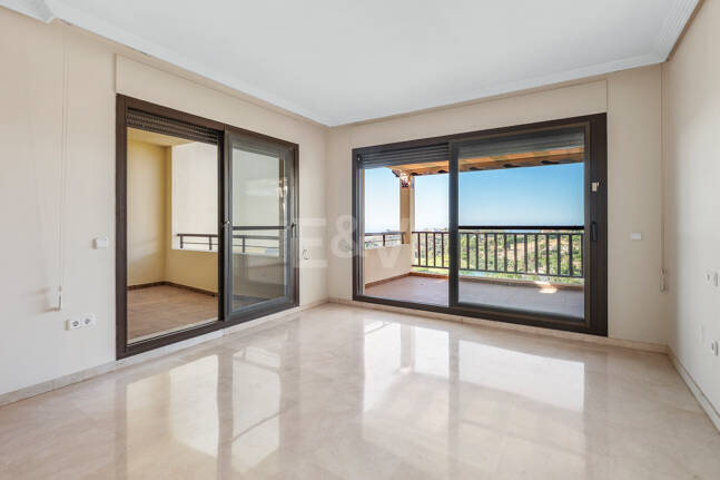 Spacious Duplex Penthouse with Panoramic Views in Los Arqueros