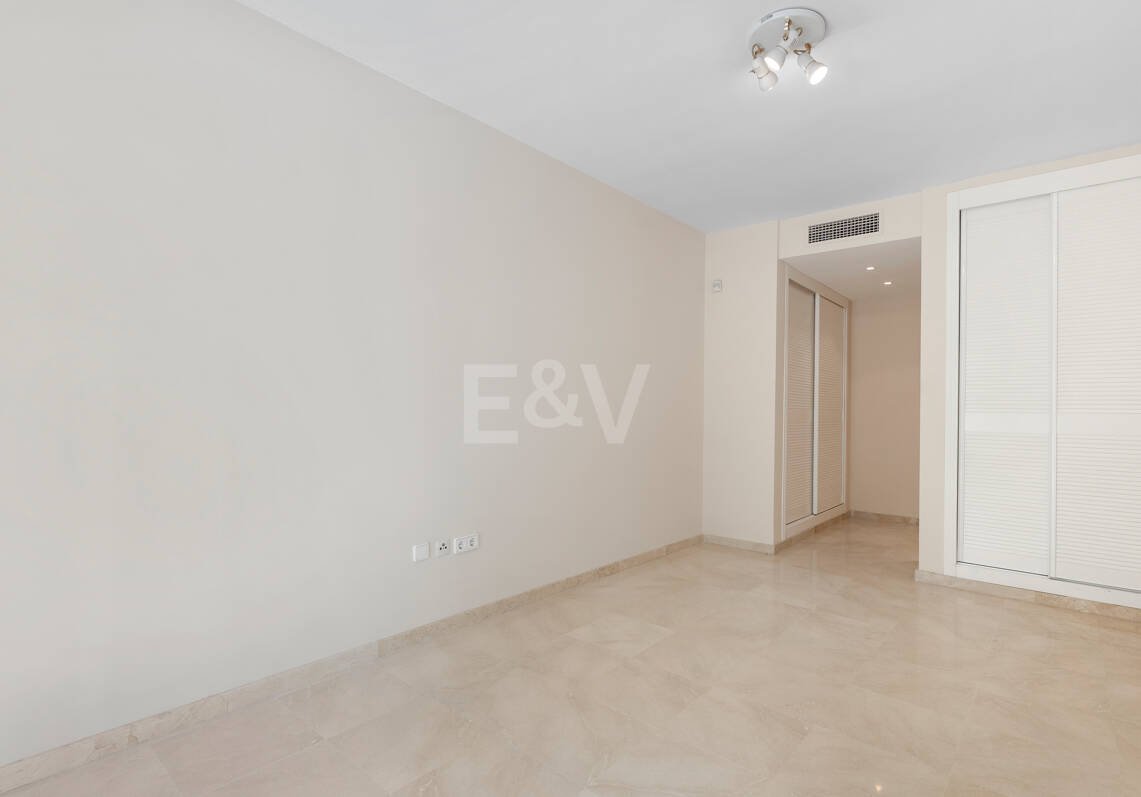 Spacious Duplex Penthouse with Panoramic Views in Los Arqueros