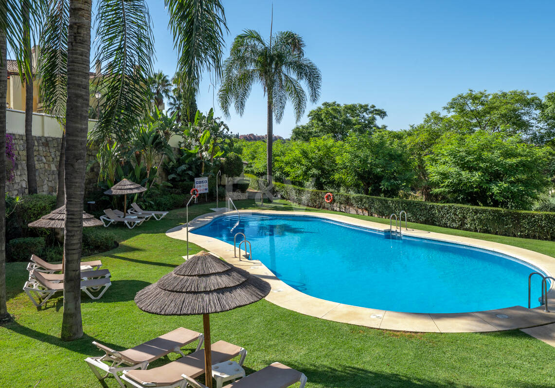 Spacious Duplex Penthouse with Panoramic Views in Los Arqueros