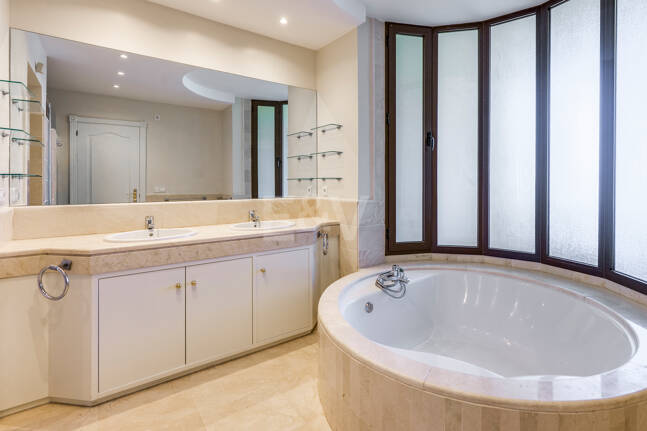 Spacious Duplex Penthouse with Panoramic Views in Los Arqueros