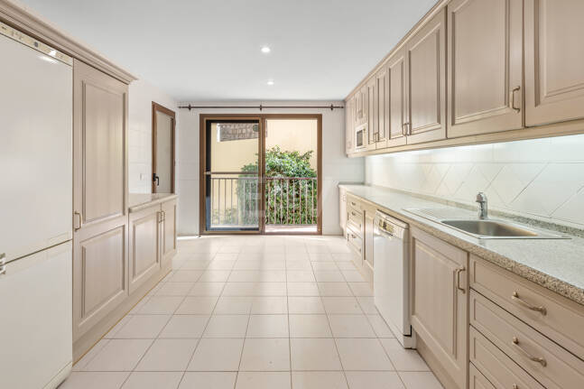 Spacious Duplex Penthouse with Panoramic Views in Los Arqueros