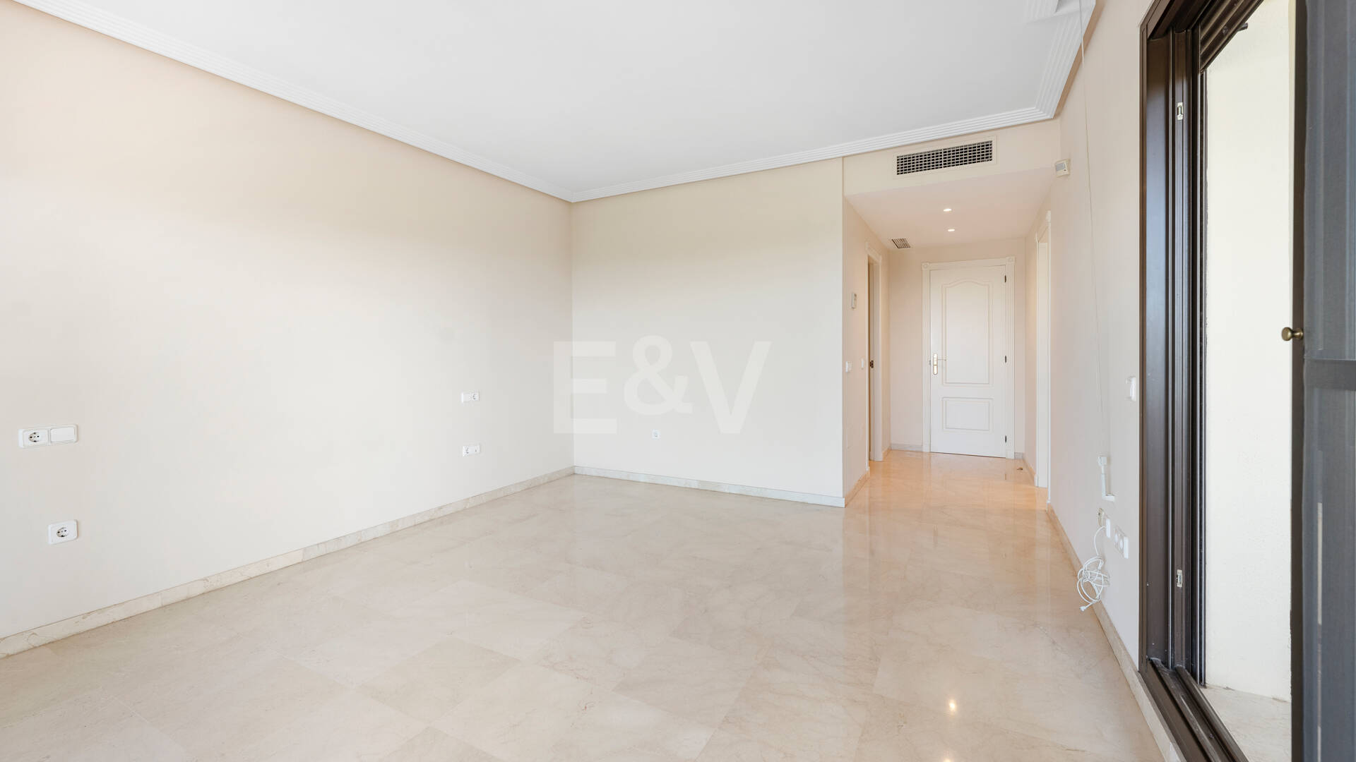 Spacious Duplex Penthouse with Panoramic Views in Los Arqueros