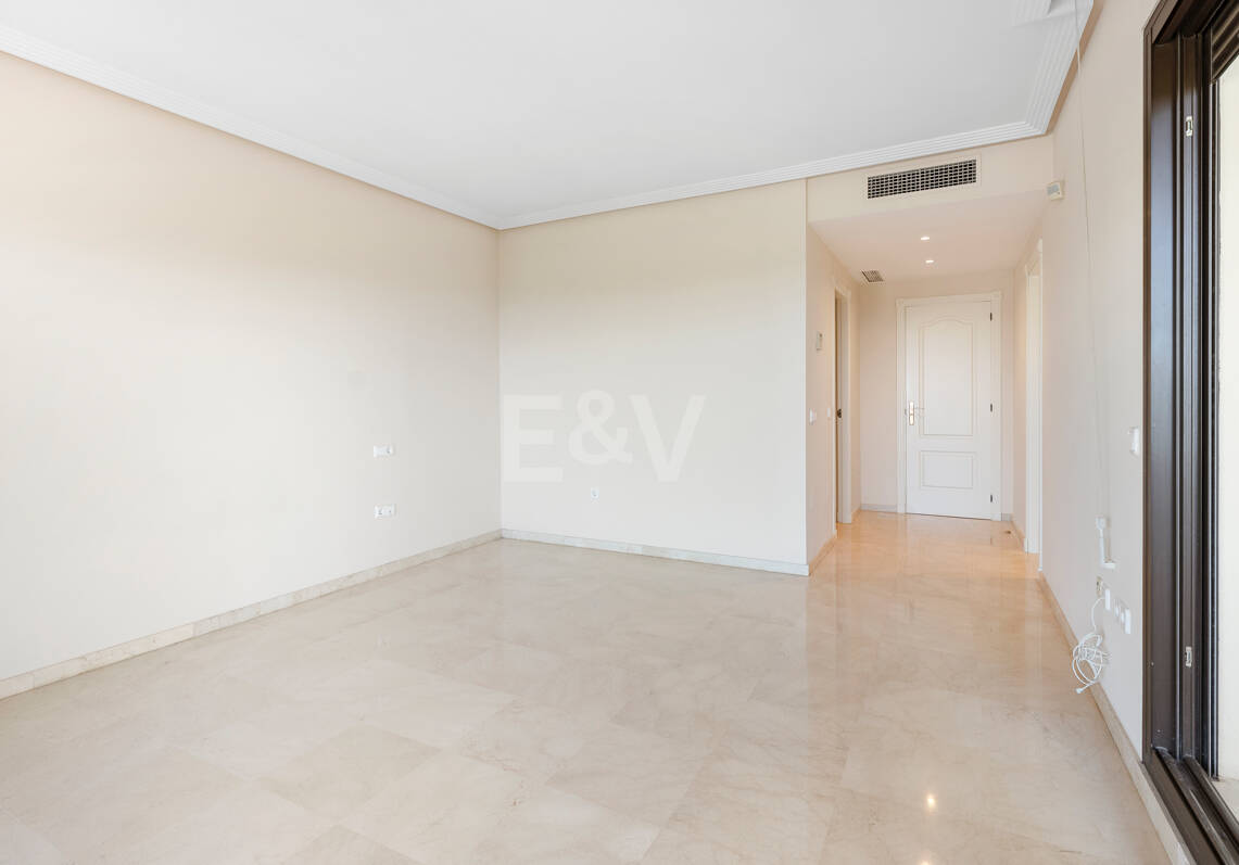 Spacious Duplex Penthouse with Panoramic Views in Los Arqueros