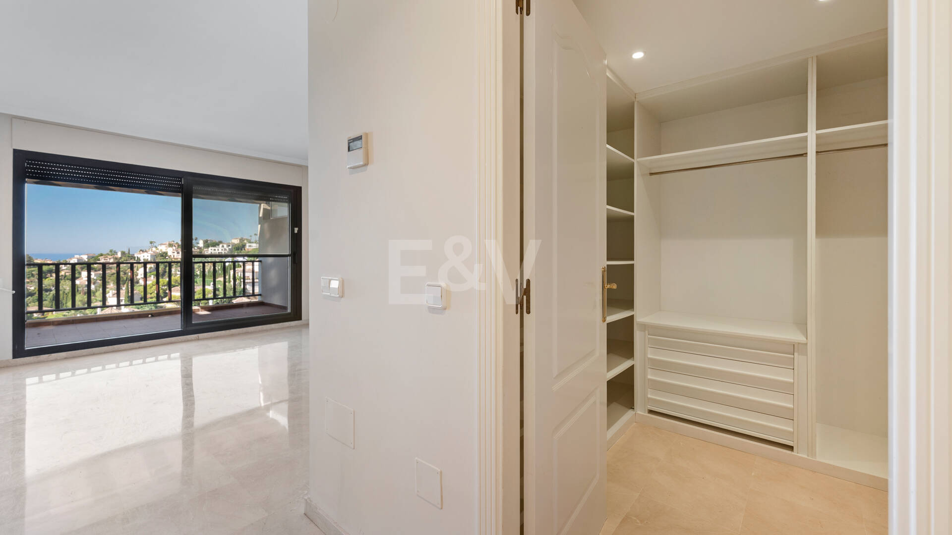 Spacious Duplex Penthouse with Panoramic Views in Los Arqueros