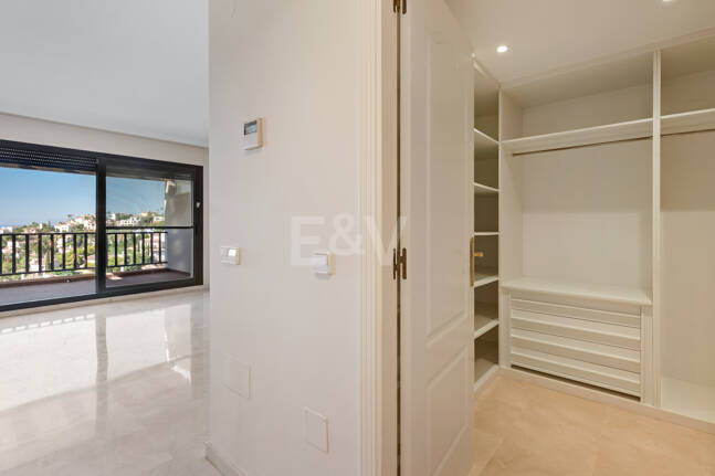 Spacious Duplex Penthouse with Panoramic Views in Los Arqueros