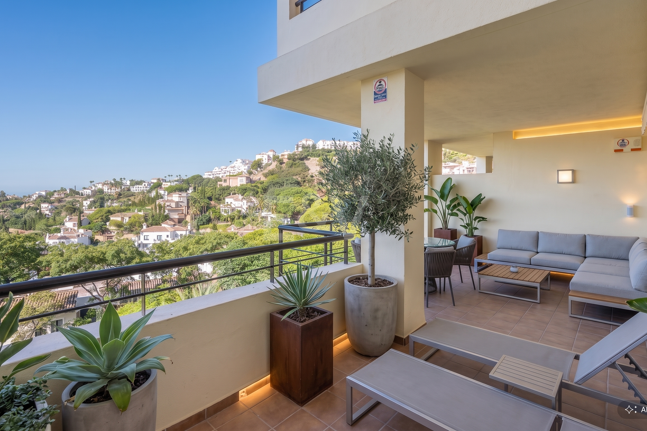 Spacious Duplex Penthouse with Panoramic Views in Los Arqueros