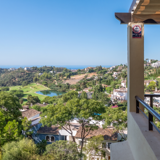 Spacious Duplex Penthouse with Panoramic Views in Los Arqueros