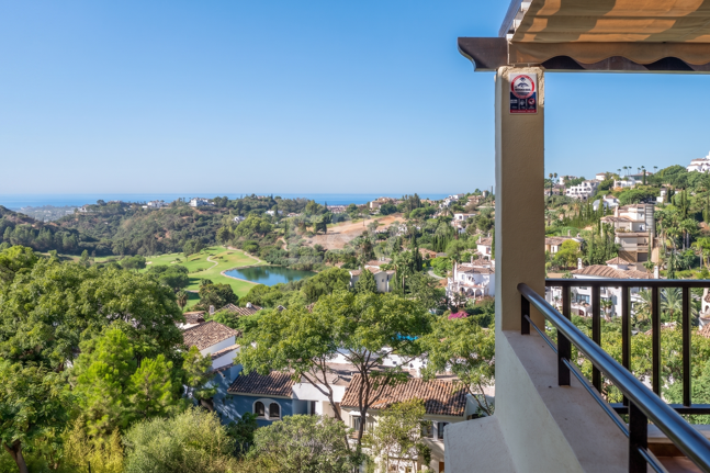 Spacious Duplex Penthouse with Panoramic Views in Los Arqueros