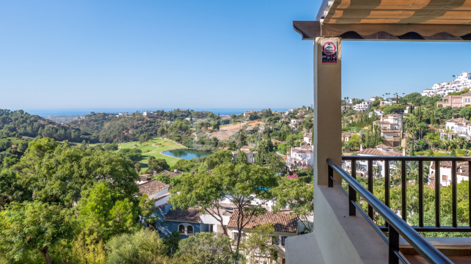 Spacious Duplex Penthouse with Panoramic Views in Los Arqueros