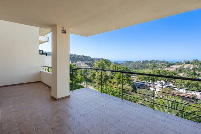 Spacious Duplex Penthouse with Panoramic Views in Los Arqueros