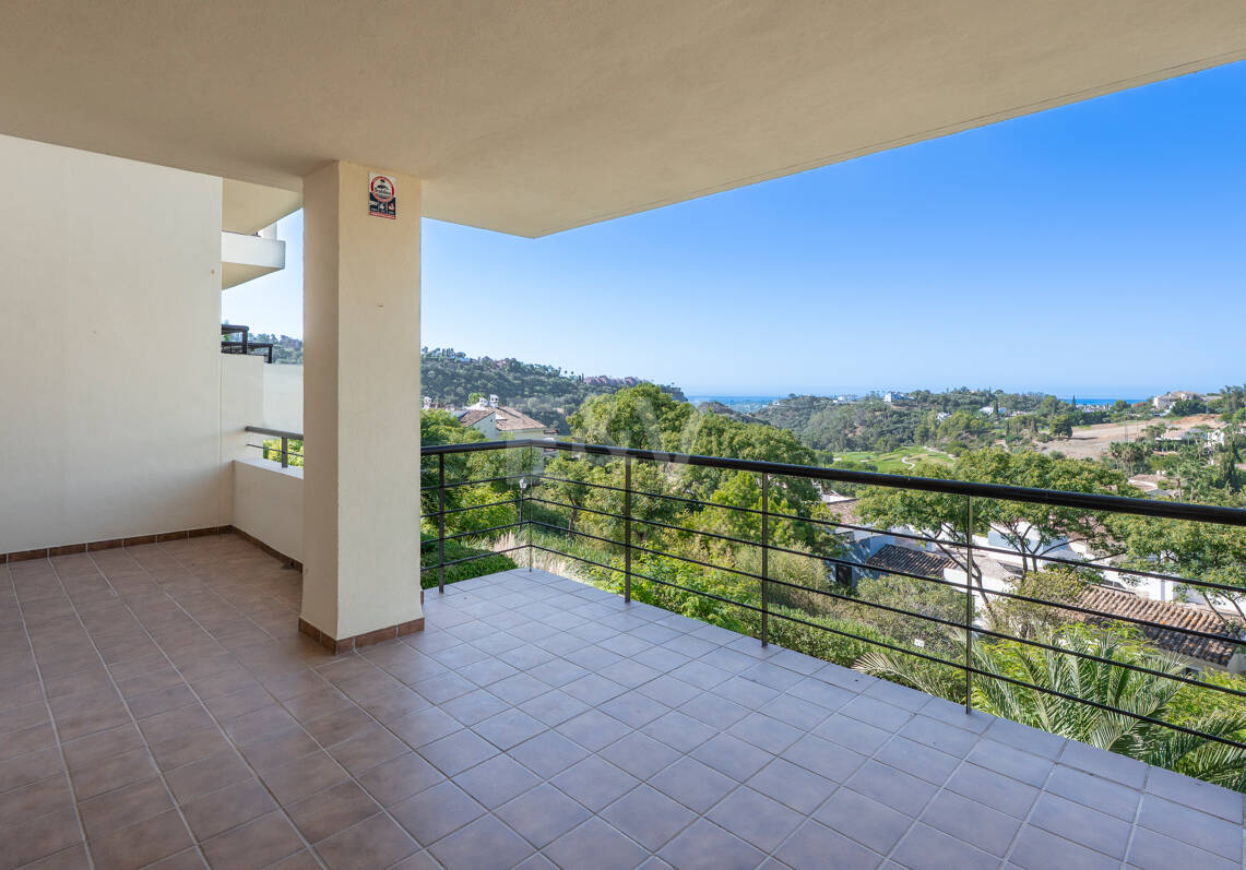 Spacious Duplex Penthouse with Panoramic Views in Los Arqueros
