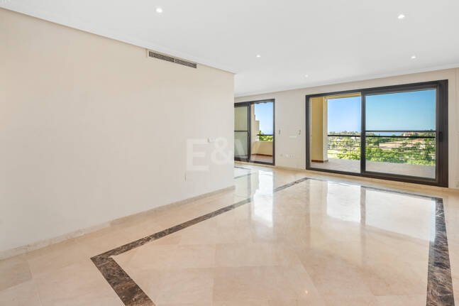 Spacious Duplex Penthouse with Panoramic Views in Los Arqueros