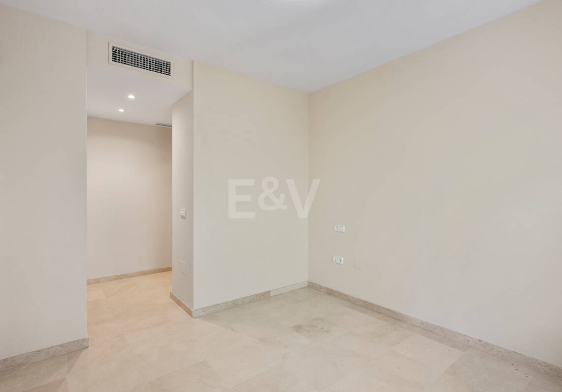 Spacious Duplex Penthouse with Panoramic Views in Los Arqueros