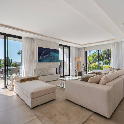 Contemporary villa in highly sought-after gated Community in Nueva Andalucia