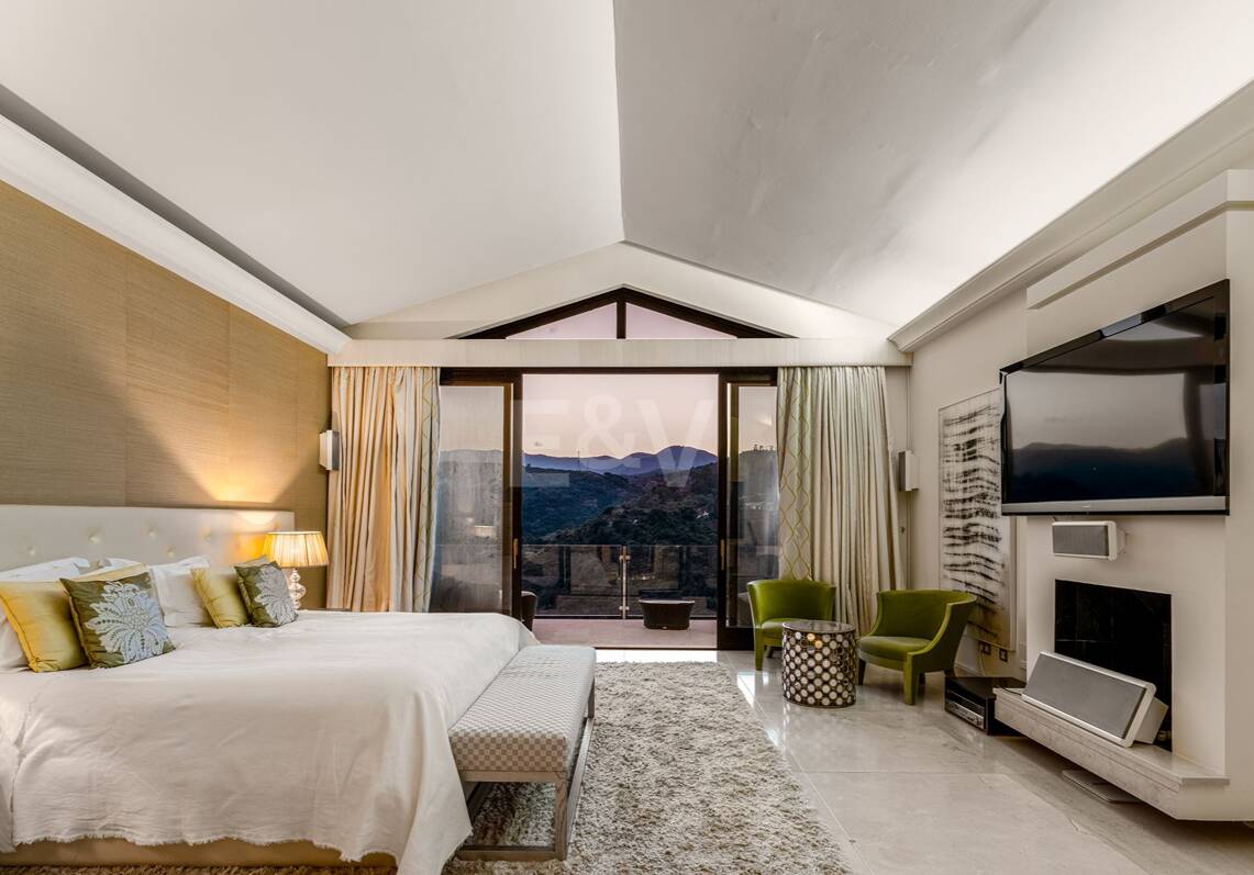 Elegant mediterranean villa in La Zagaleta