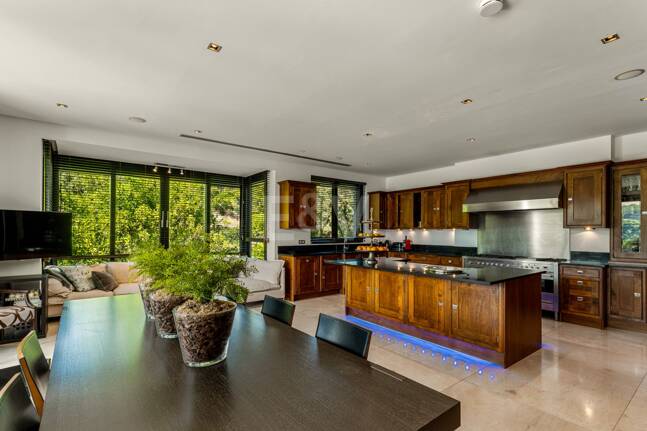 Elegant mediterranean villa in La Zagaleta
