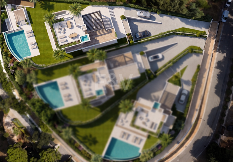 Contemporary Luxury Villa with Panoramic Sea & Mountain Views in Elviria