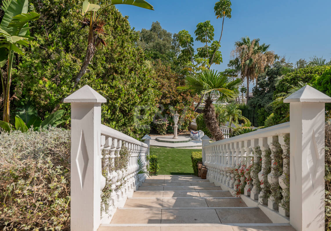 Spacious Family Home and Perfect Outdoor Living in Guadalmina Alta
