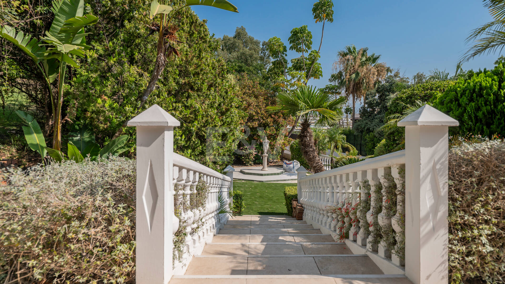 Spacious Family Home and Perfect Outdoor Living in Guadalmina Alta