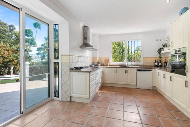 Spacious Family Home and Perfect Outdoor Living in Guadalmina Alta