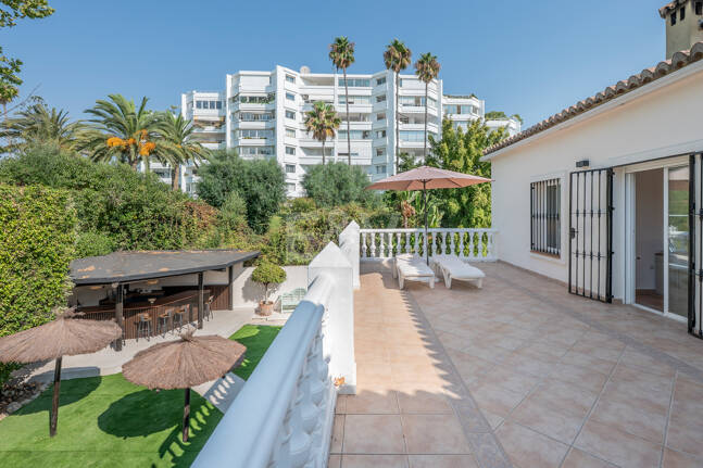 Spacious Family Home and Perfect Outdoor Living in Guadalmina Alta
