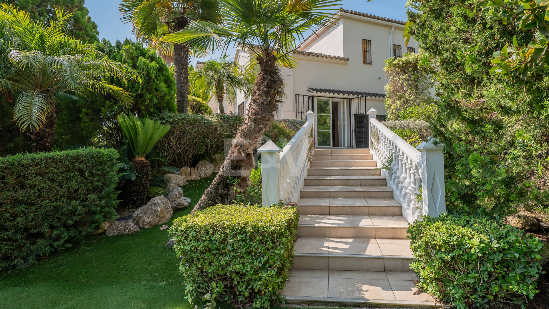 Spacious Family Home and Perfect Outdoor Living in Guadalmina Alta