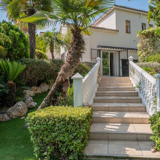 Spacious Family Home and Perfect Outdoor Living in Guadalmina Alta