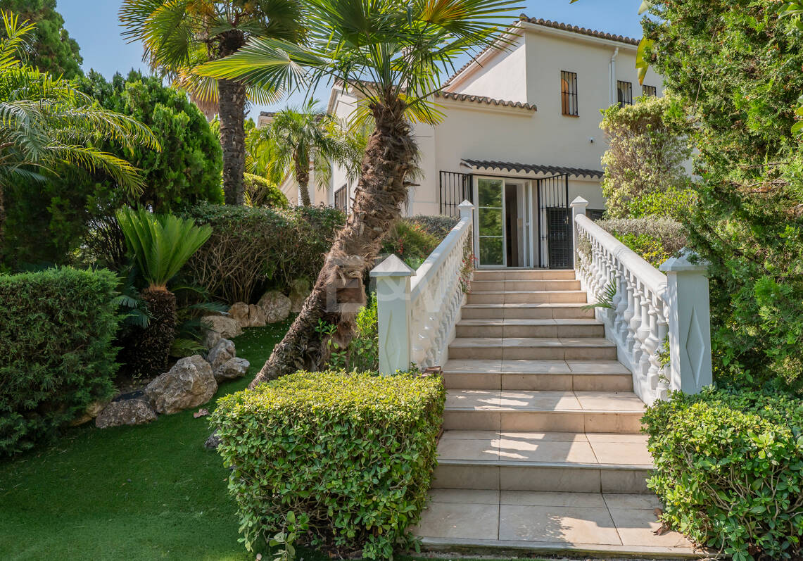 Spacious Family Home and Perfect Outdoor Living in Guadalmina Alta