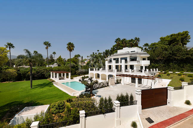 Villa Monte Blanco: Eine Oase der Eleganz und Ruhe, neben dem Golfplatz Las Brisas