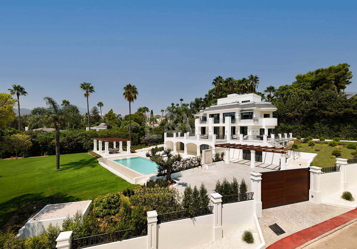 Villa Monte Blanco: An Oasis of Elegance and Tranquility, next to the Las Brisas Golf Course, Nueva Andalucía
