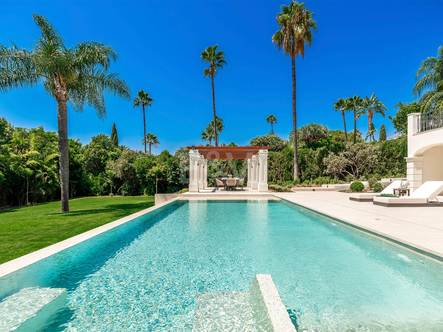 Villa Monte Blanco: Eine Oase der Eleganz und Ruhe, neben dem Golfplatz Las Brisas