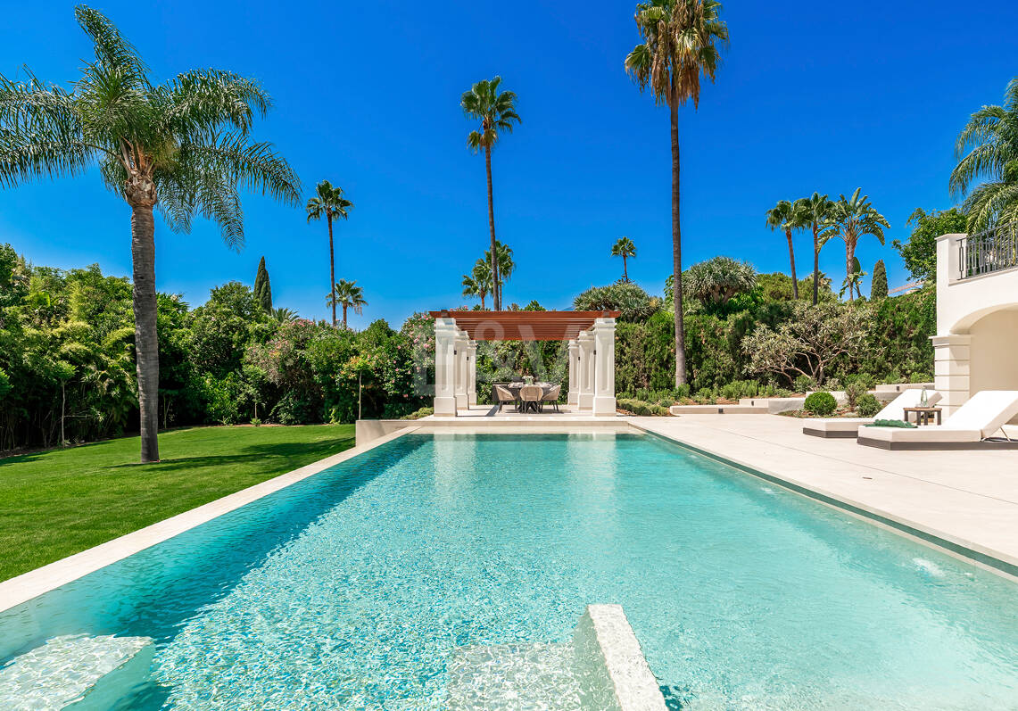 Villa Monte Blanco: An Oasis of Elegance and Tranquility, next to the Las Brisas Golf Course, Nueva Andalucía