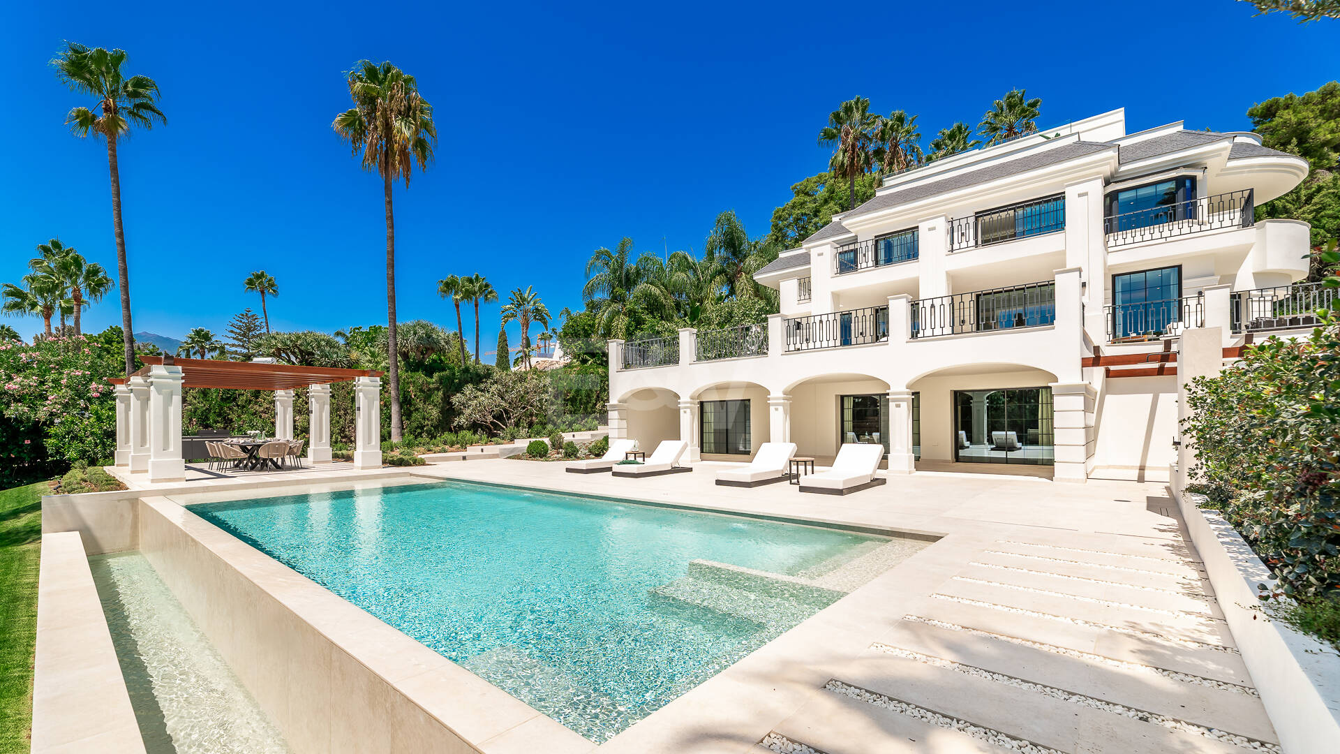 Villa Monte Blanco: Eine Oase der Eleganz und Ruhe, neben dem Golfplatz Las Brisas