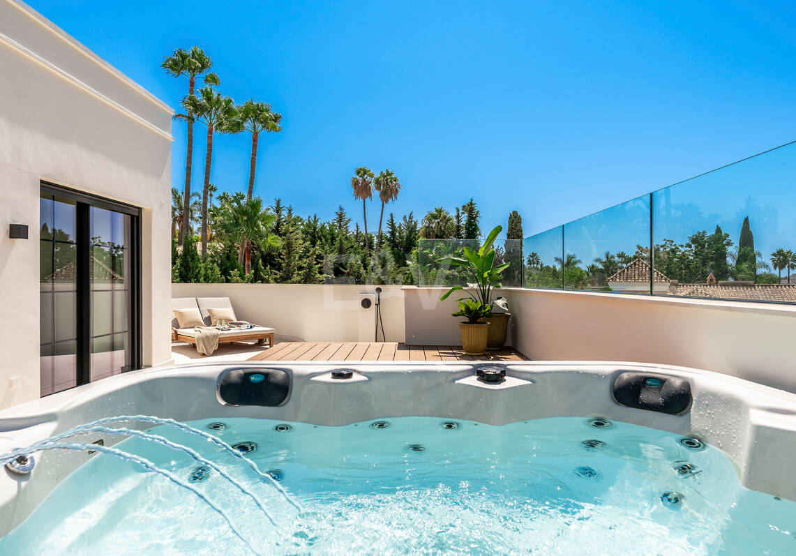 Villa Monte Blanco: An Oasis of Elegance and Tranquility, next to the Las Brisas Golf Course, Nueva Andalucía