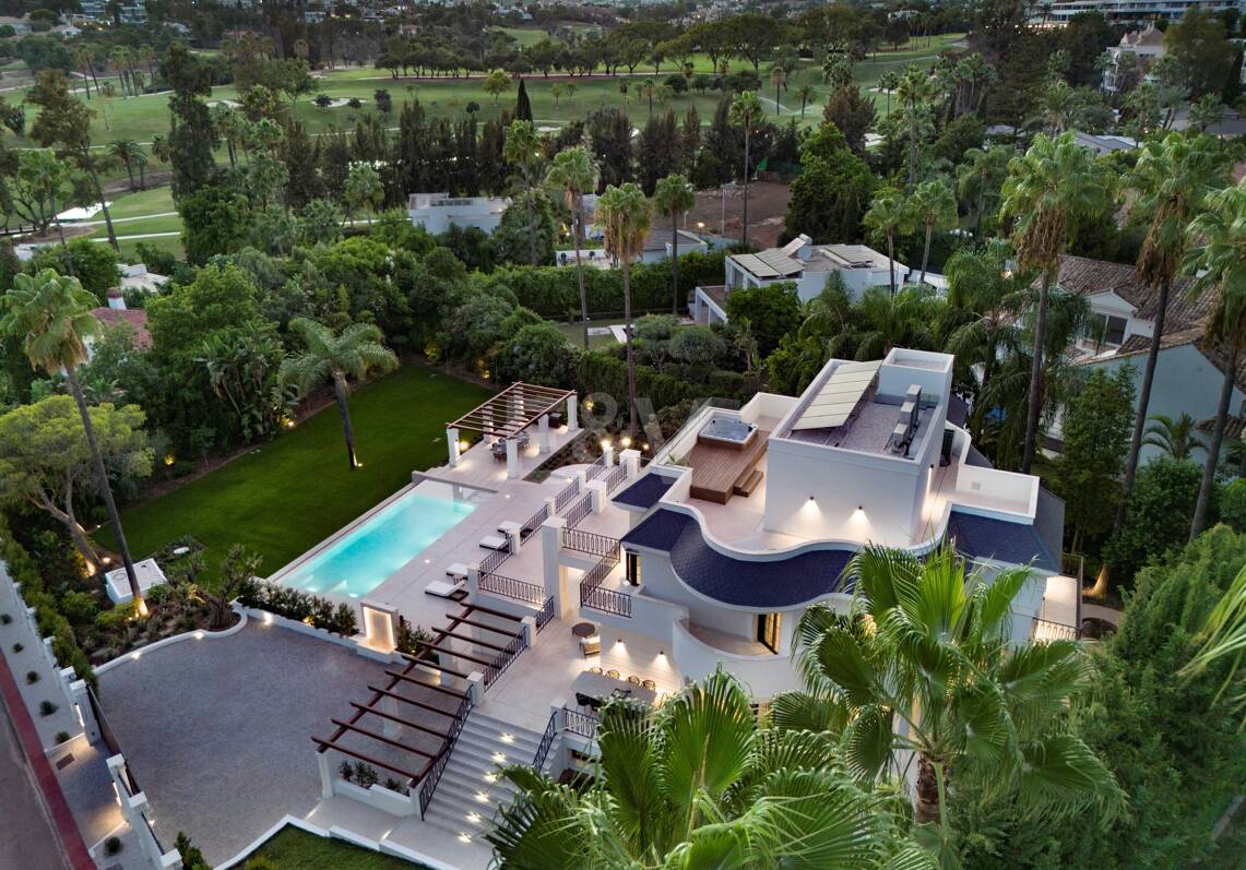 Villa Monte Blanco: An Oasis of Elegance and Tranquility, next to the Las Brisas Golf Course, Nueva Andalucía